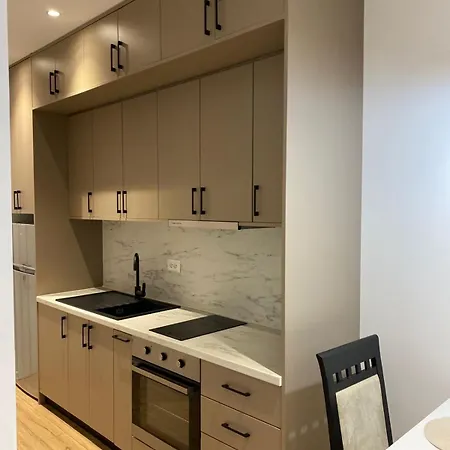 Tirana Stay Suites דירה